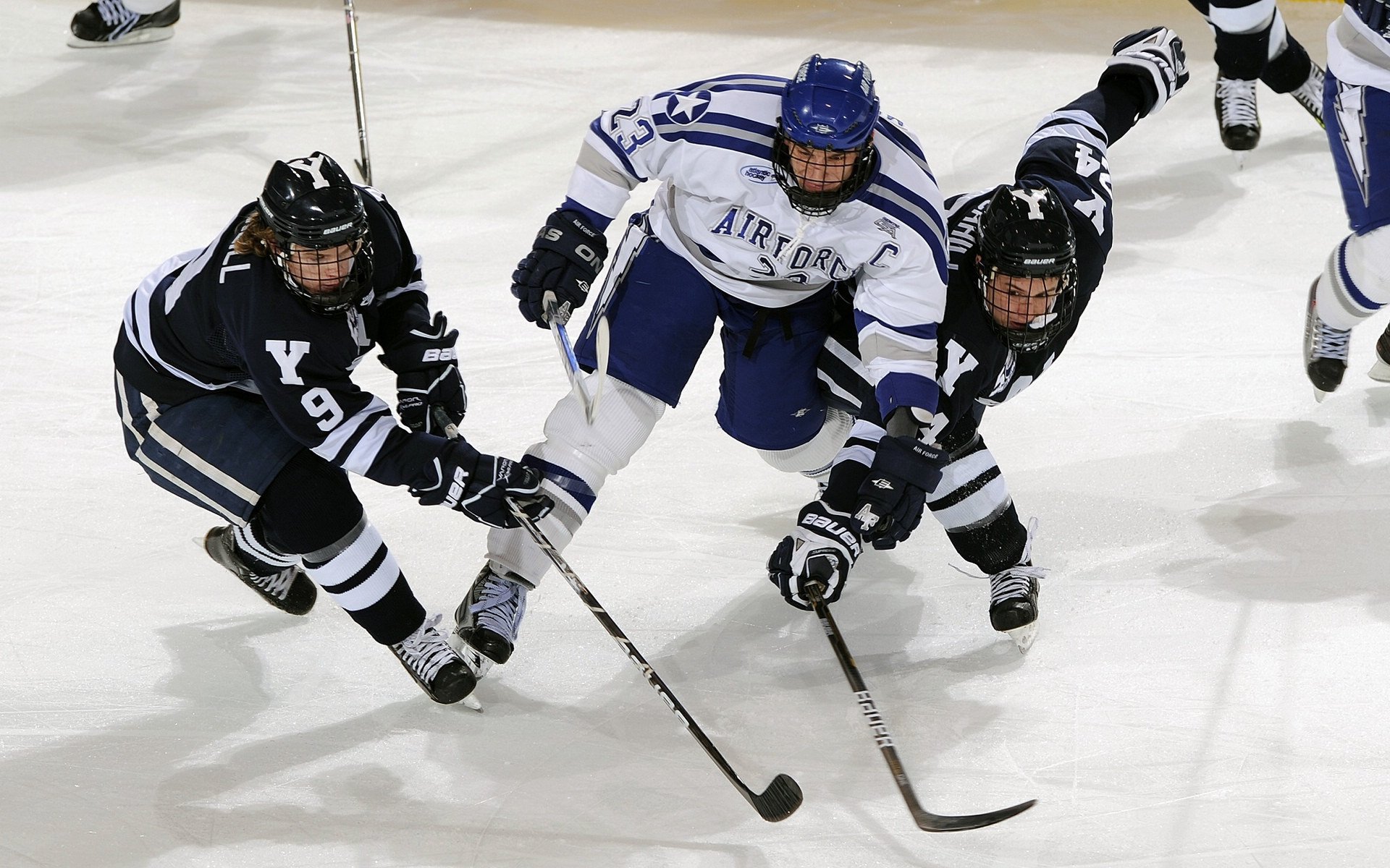 热刺关键球连续丢分球迷质疑波斯特科格鲁，波切蒂诺时期热刺历年主力阵容