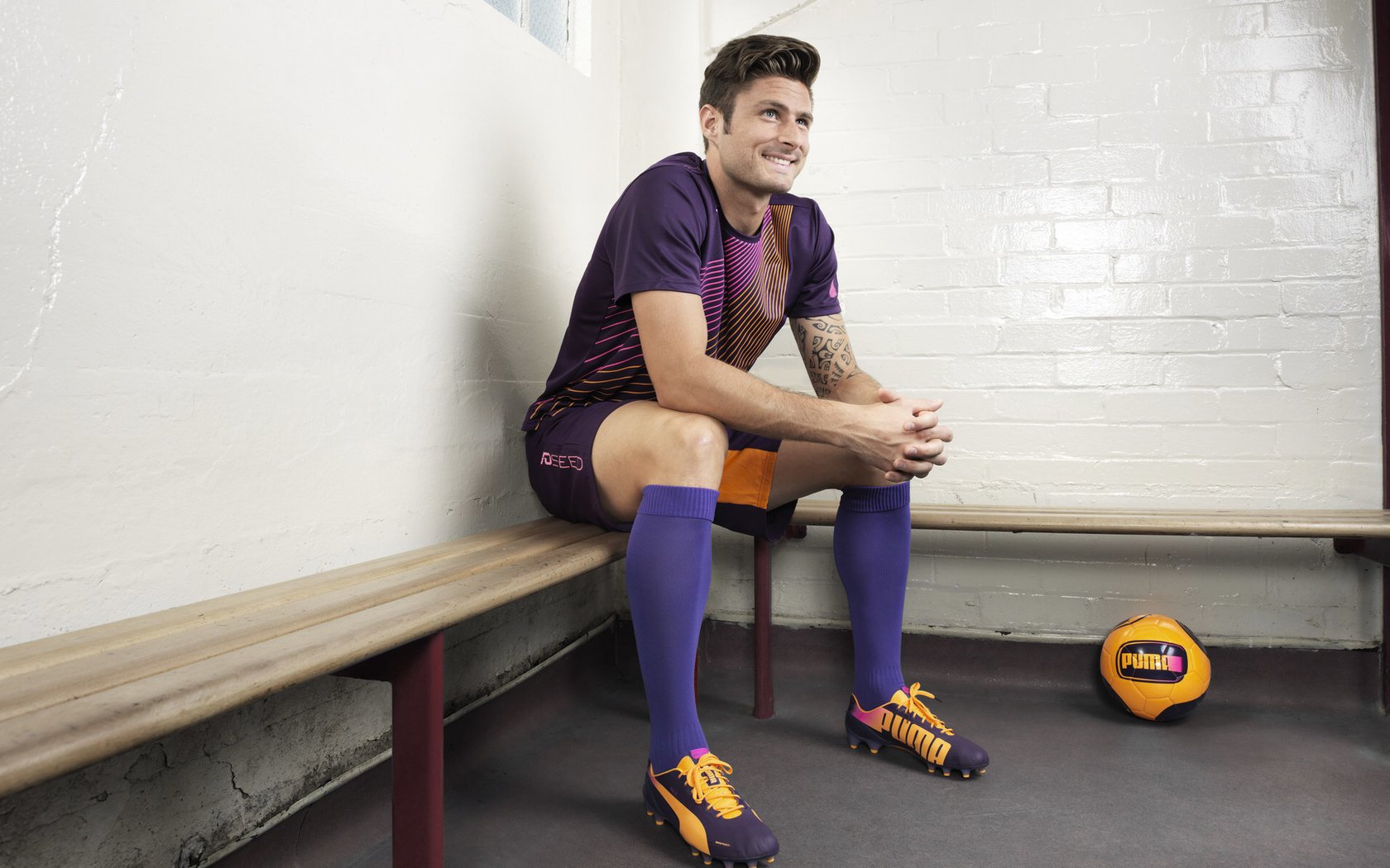 哈兰德与队友间的默契配合正在被写入球队进攻手册，哈兰德 过人